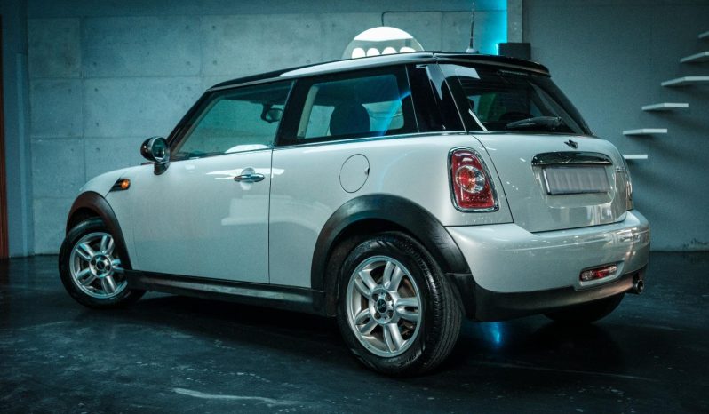 
								MINI Hatch Cooper full									