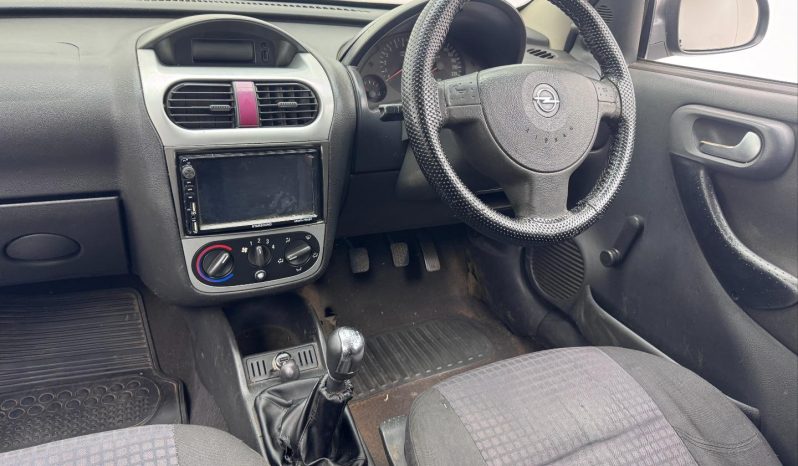 
								Opel Corsa 1.4 Sport full									