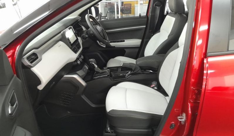 
								Renault Kiger 1.0 Turbo Iconic Cvt full									