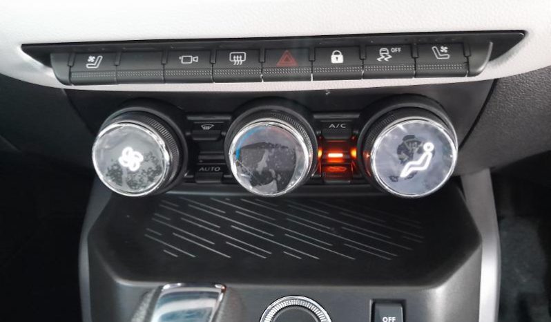 
								Renault Kiger 1.0 Turbo Iconic Cvt full									