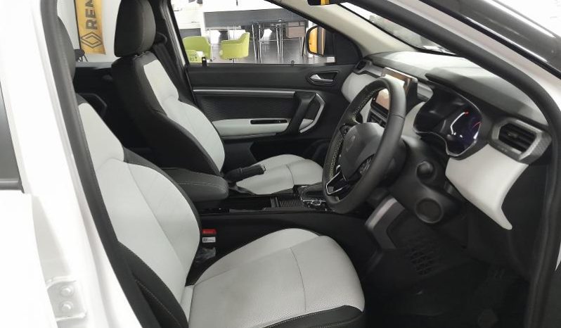 
								Renault Kiger 1.0 Turbo Iconic Cvt full									
