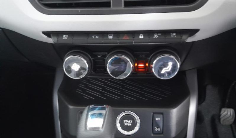 
								Renault Kiger 1.0 Turbo Iconic Cvt full									