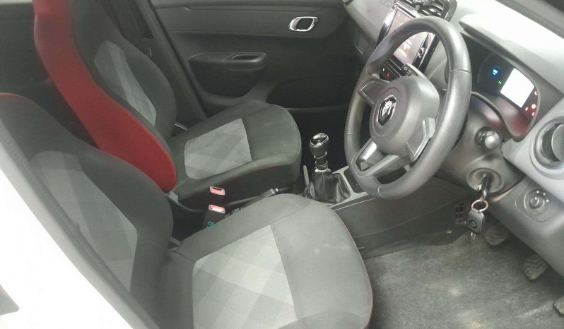 
								Renault KWID KWID 1.0 DYNAMIQUE / ZEN / TECHNO 5DR full									