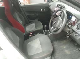 
										Renault KWID KWID 1.0 DYNAMIQUE / ZEN / TECHNO 5DR full									