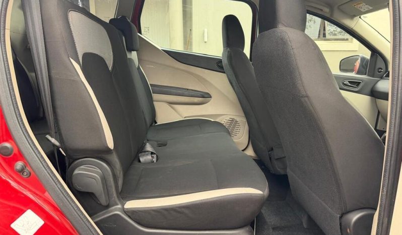 
								Renault Triber 1.0 Life full									