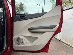 
										Renault Triber 1.0 Life full									