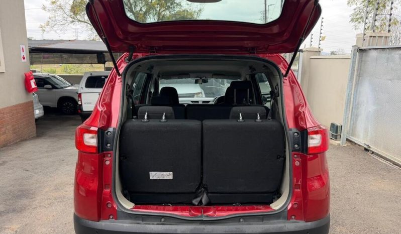 
								Renault Triber 1.0 Life full									