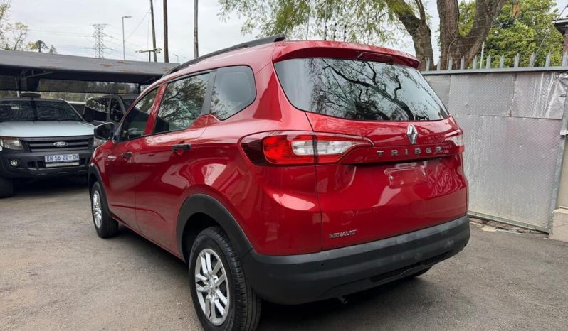 
								Renault Triber 1.0 Life full									