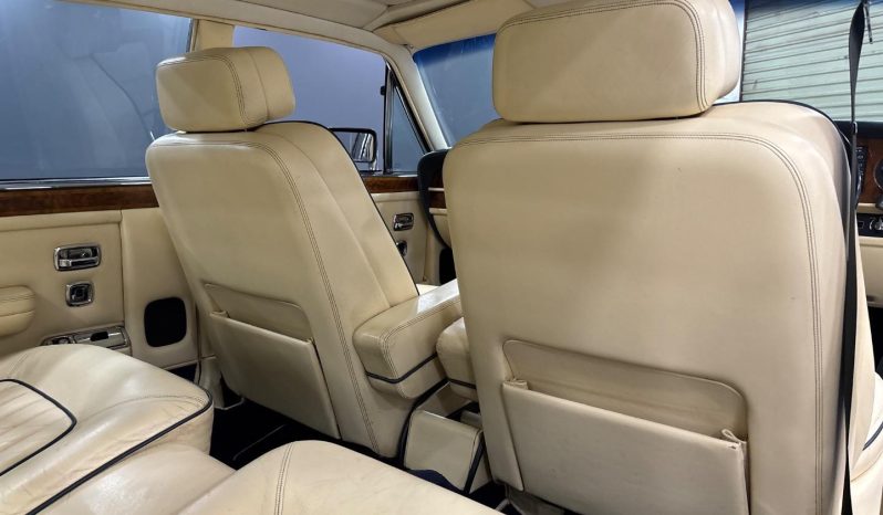 
								Rolls-Royce Silver Spirit full									