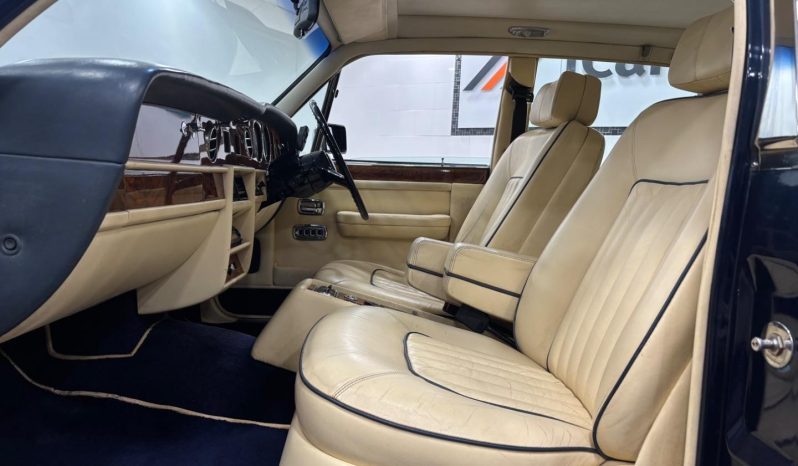 
								Rolls-Royce Silver Spirit full									