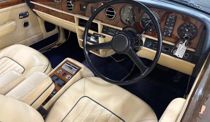 
								Rolls-Royce Silver Spirit full									