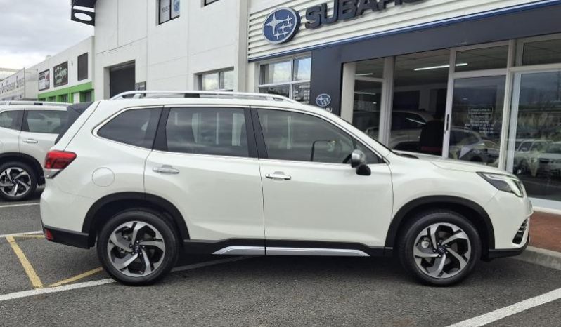 
								Subaru Forester 2.5i-S ES full									