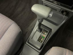 
										Toyota Corolla 160i Gl A/T full									