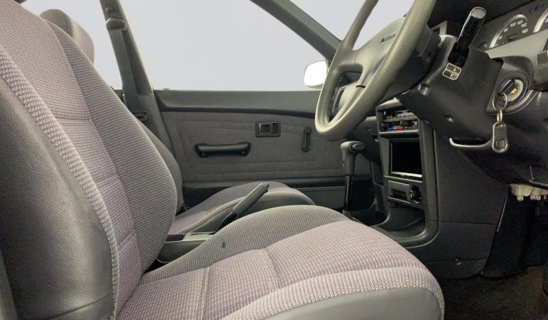 
								Toyota Corolla 160i Gl A/T full									