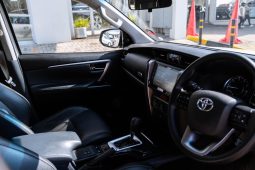 
										Toyota Fortuner 2.4GD-6 4×4 full									
