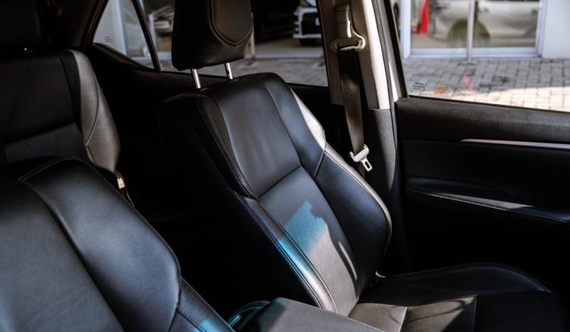 
								Toyota Fortuner 2.4GD-6 4×4 full									