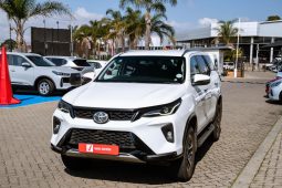 
										Toyota Fortuner 2.4GD-6 4×4 full									
