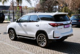 Toyota Fortuner 2.4GD-6 4×4