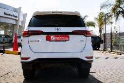 
										Toyota Fortuner 2.4GD-6 4×4 full									