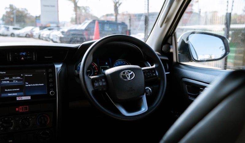
								Toyota Fortuner 2.4GD-6 4×4 full									