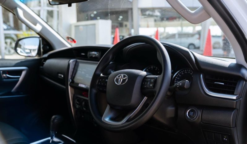 
								Toyota Fortuner 2.4GD-6 4×4 full									