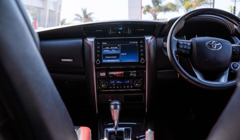 
								Toyota Fortuner 2.8GD-6 full									