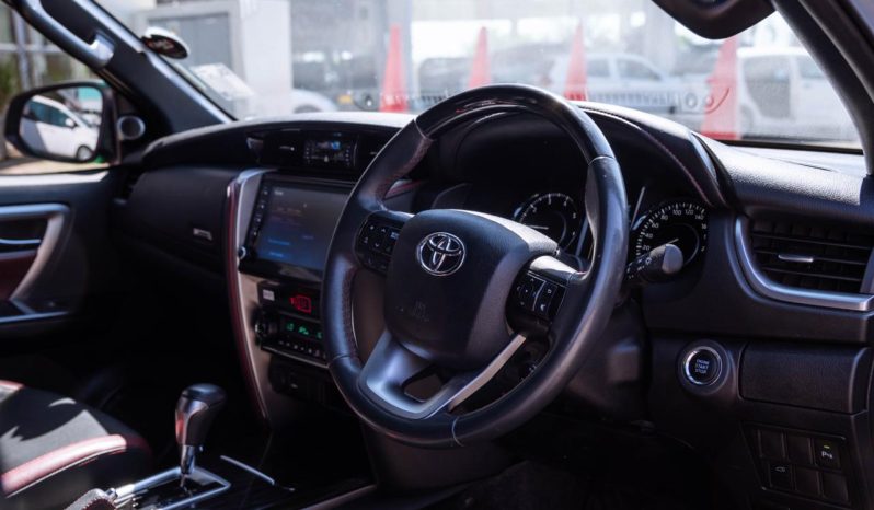 
								Toyota Fortuner 2.8GD-6 full									