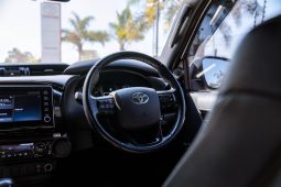 
										Toyota Hilux 2.8GD-6 Double Cab Legend Auto full									