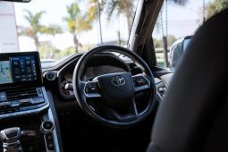 
										Toyota Land Cruiser 300 3.3D ZX full									