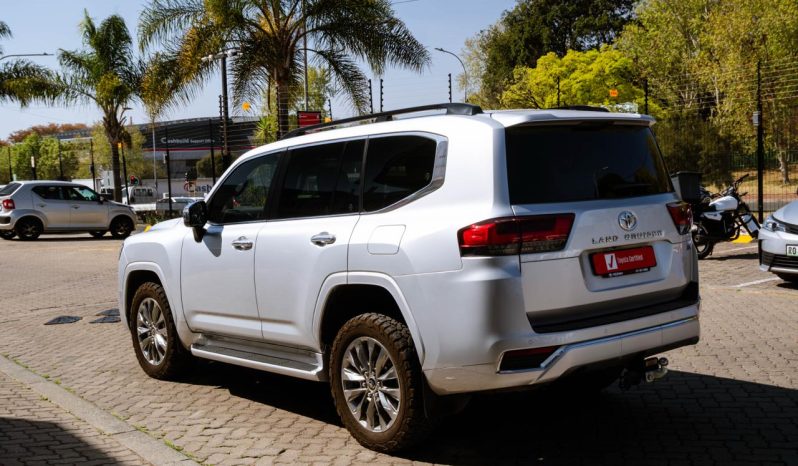
								Toyota Land Cruiser 300 3.3D ZX full									