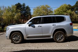 
										Toyota Land Cruiser 300 3.3D ZX full									
