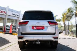 
										Toyota Land Cruiser 300 3.3D ZX full									