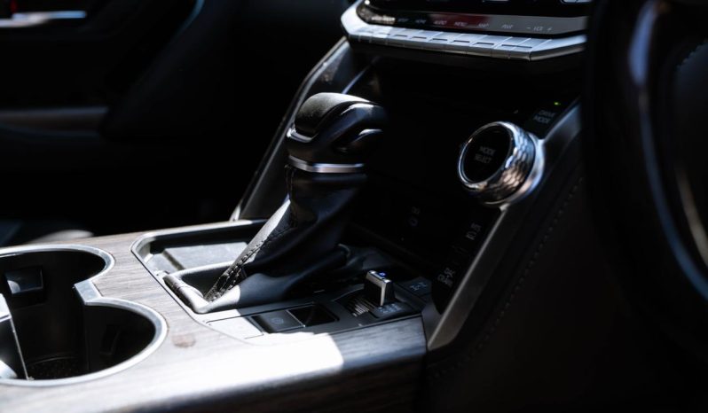 
								Toyota Land Cruiser 300 3.3D ZX full									