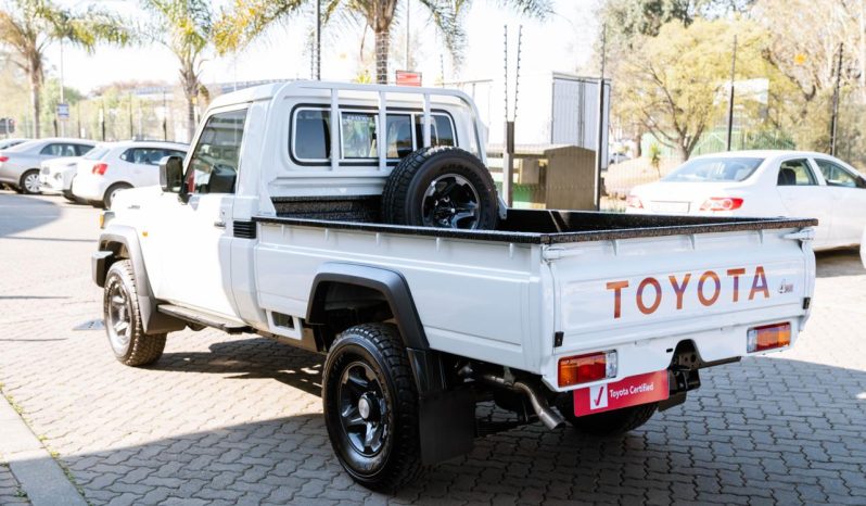 
								Toyota Land Cruiser 79 2.8GD-6 Single Cab Auto full									