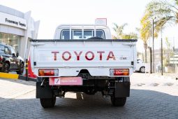 
										Toyota Land Cruiser 79 2.8GD-6 Single Cab Auto full									