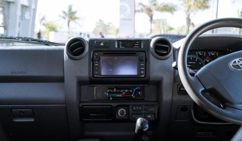 
								Toyota Land Cruiser 79 4.5D-4D LX V8 Double Cab full									