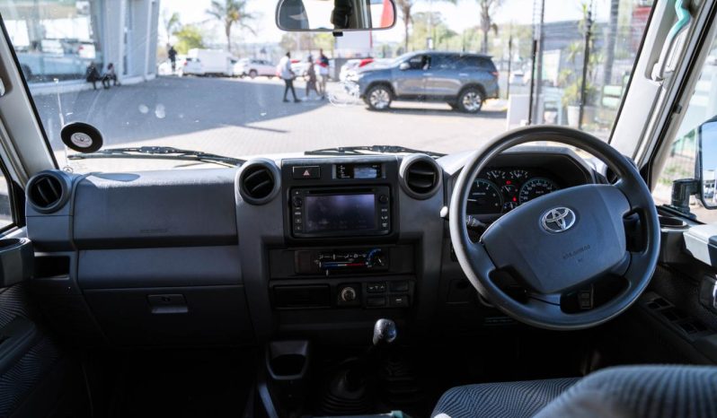 
								Toyota Land Cruiser 79 4.5D-4D LX V8 Double Cab full									