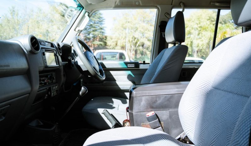 
								Toyota Land Cruiser 79 4.5D-4D LX V8 Double Cab full									