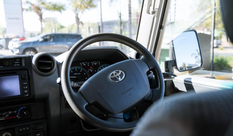 
								Toyota Land Cruiser 79 4.5D-4D LX V8 Double Cab full									