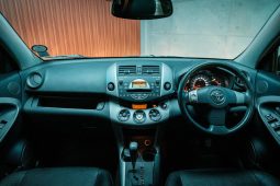 
										Toyota Rav4 2.0 Vx 5-Door 4X4 At full									