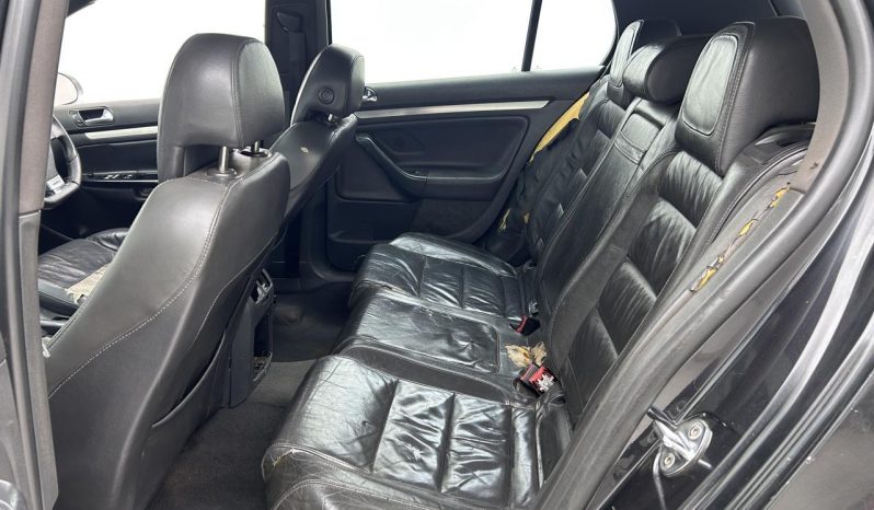 
								Volkswagen Golf 2.0 Gti full									