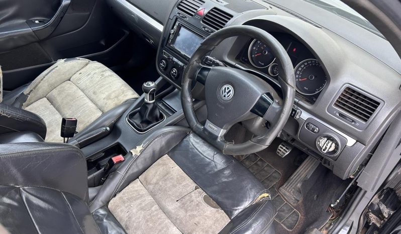 
								Volkswagen Golf 2.0 Gti full									