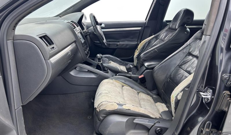 
								Volkswagen Golf 2.0 Gti full									