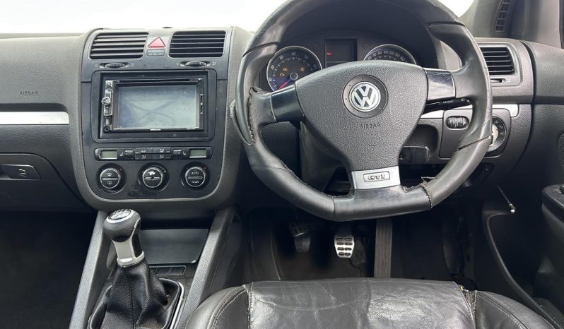 
								Volkswagen Golf 2.0 Gti full									