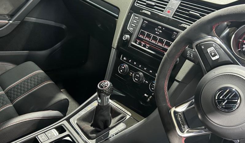 
								Volkswagen Golf VII 2.0 Tsi Gti Clubsport S full									
