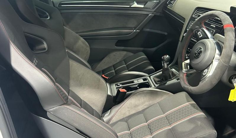 
								Volkswagen Golf VII 2.0 Tsi Gti Clubsport S full									