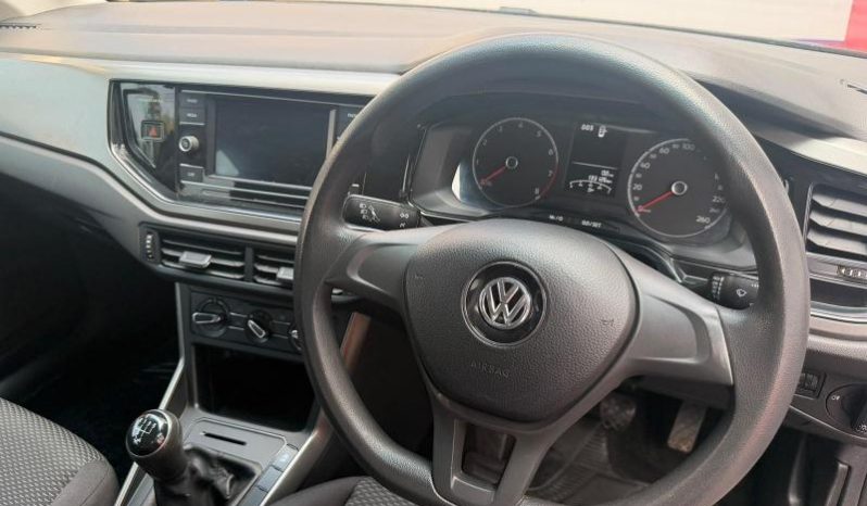 
								Volkswagen Polo 1.0 Trendline full									