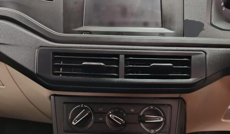 
								VOLKSWAGEN POLO SEDAN 1.6 BASE full									