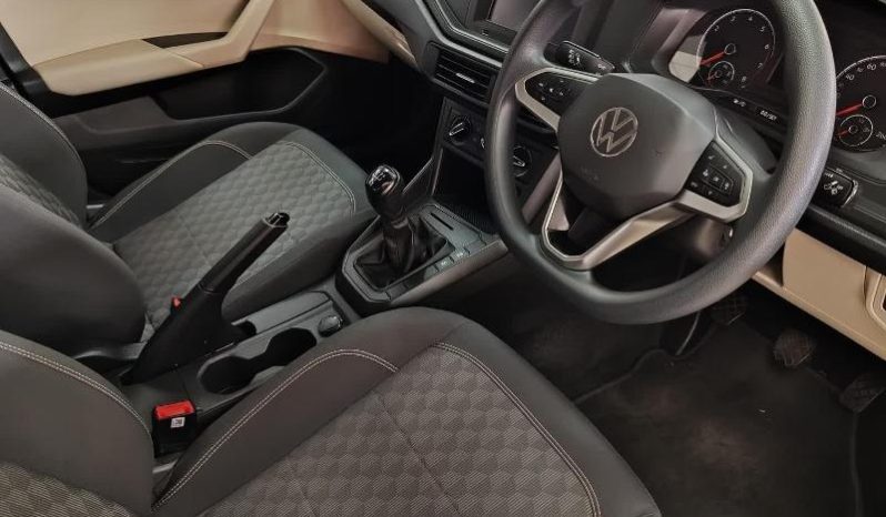 
								VOLKSWAGEN POLO SEDAN 1.6 BASE full									