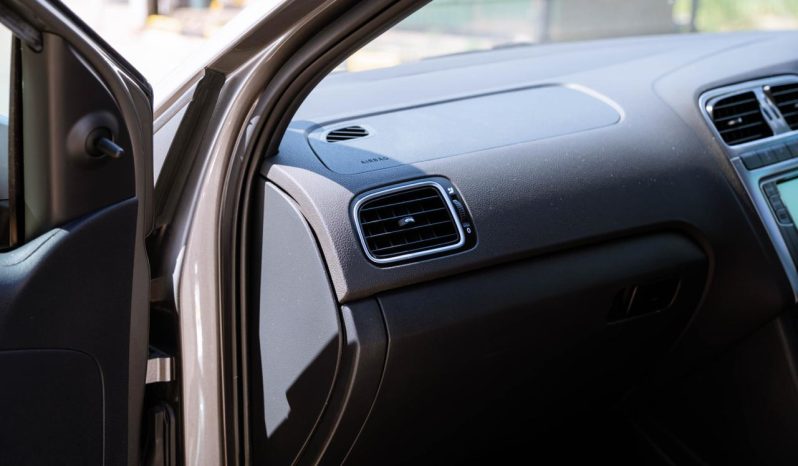 
								Volkswagen Polo Vivo 1.0 TSI GT full									